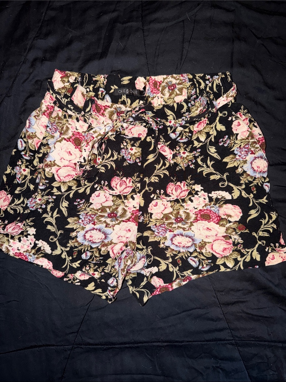 🌸 One 5 One Floral Drawstring Shorts – Size Small – $9 🌸